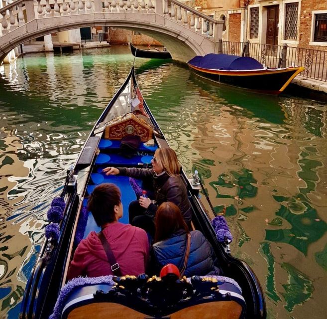 Venice: 30 min Gondola Ride on the Grand Canal with Guide - Is $163.13 Per Person Good Value?