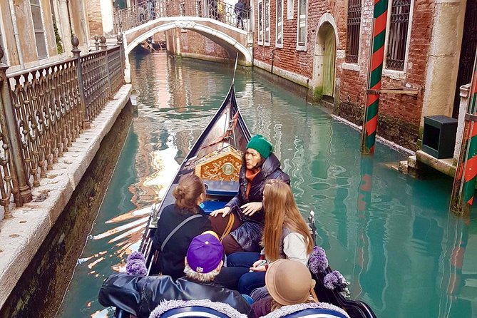 Venice: 30 min private Gondola Ride with Guide - Why the 30-minute length matters