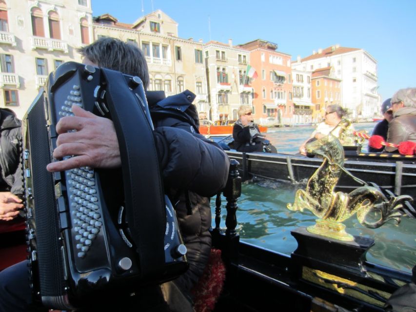 Venice: 30-Minute Gondola Ride on Grand Canal with Serenade - La Fenice, San Moisè, and the smaller canals