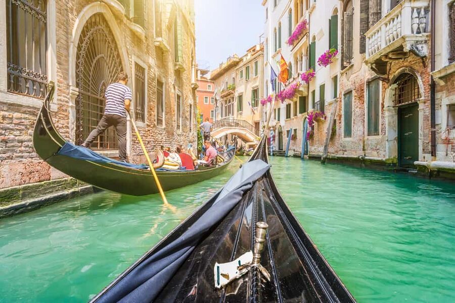 Venice: 30 minutes Enchanting Gondola Ride - What the 30-minute length means for value