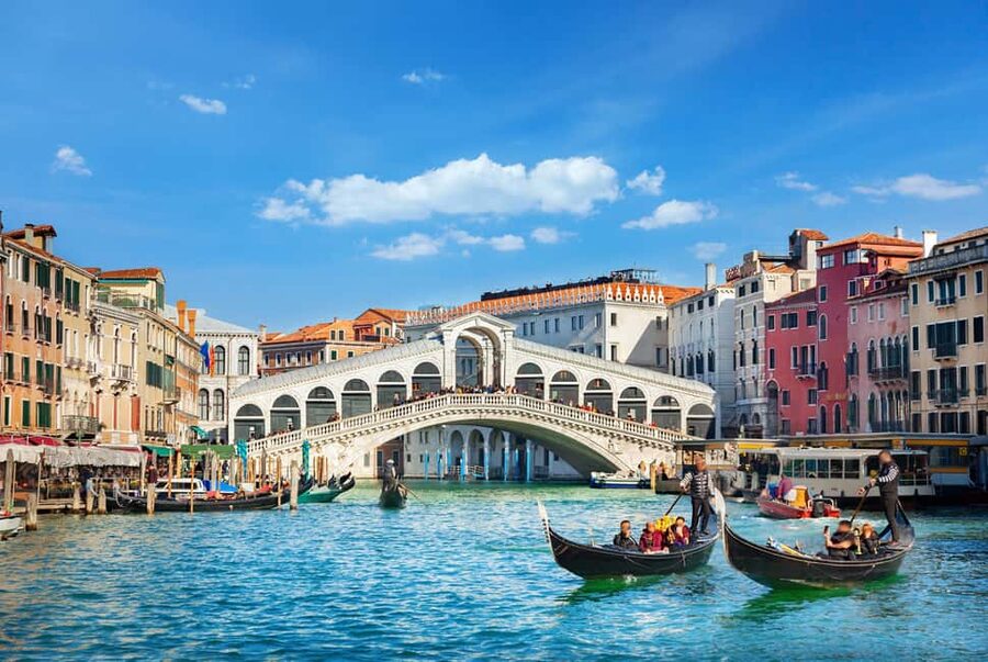 Venice: 30 minutes Enchanting Gondola Ride - Weather, baggage, and comfort