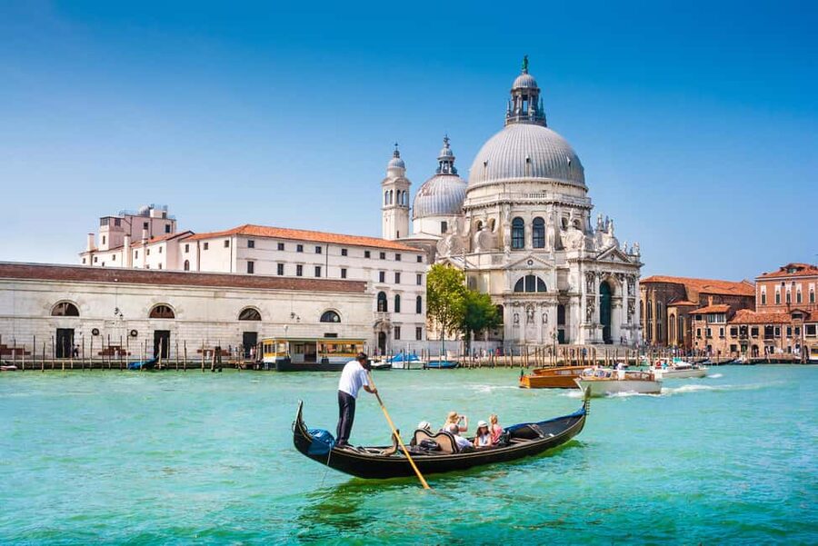 Venice: 30 minutes Enchanting Gondola Ride - Through Rio dei Barcaroli and Rio dell’Ovo