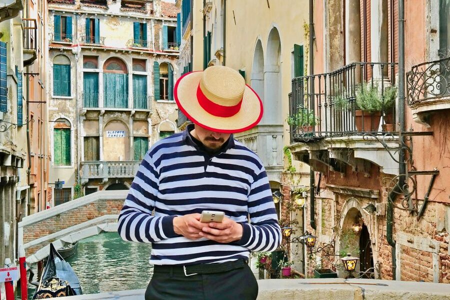 Venice: Basilica and Doge's Palace Tour with Gondola Ride - What the guides add