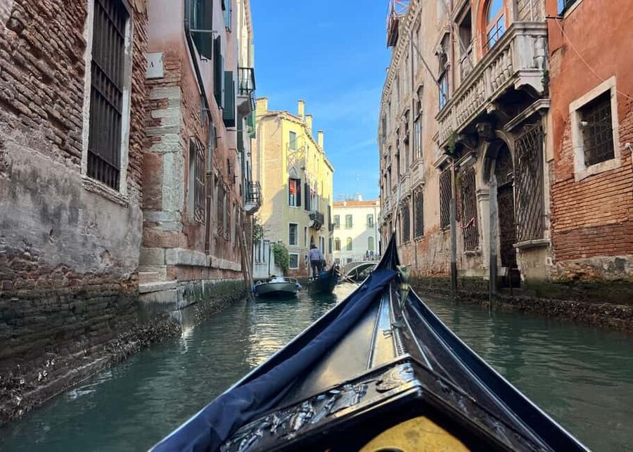 Venice: City Center Walking Tour & Iconic Gondola Ride - Campo Santi Giovanni e Paolo and Santa Maria dei Miracoli