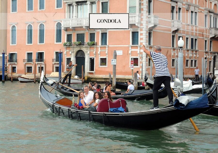 Venice: Doge’s Palace and Basilica Roman Empire Guided Tour - The optional gondola experience on the Grand Canal