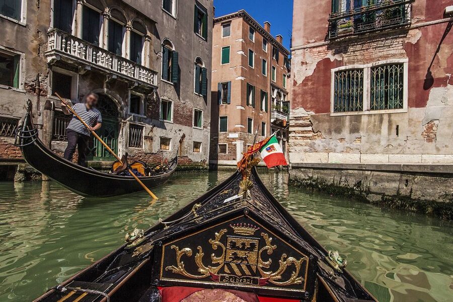Venice: Doge's Palace and Basilica Tour with Gondola Ride - The 3:00 pm gondola ride