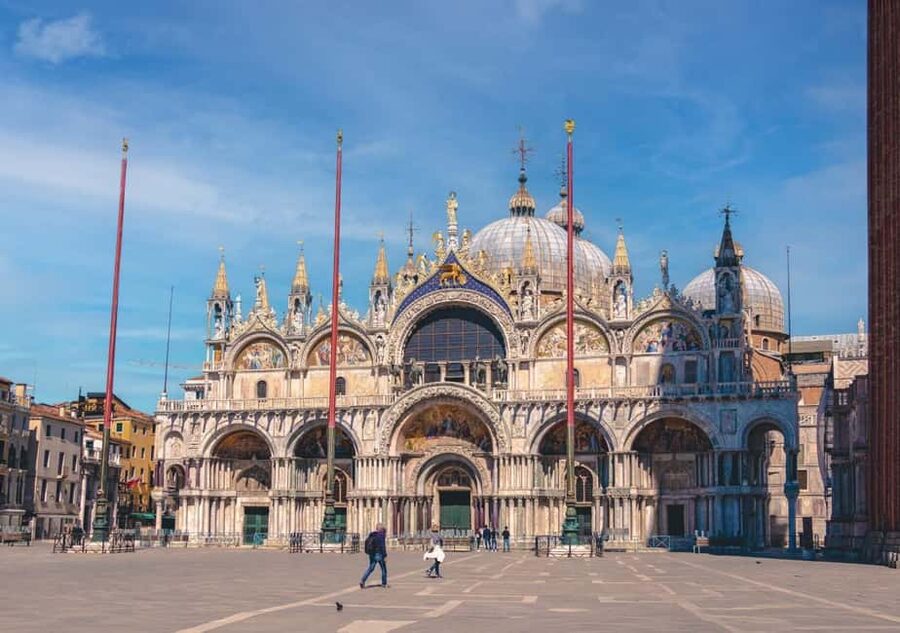 Venice: Doge's Palace and St Mark's Tour with Gondola Ride - Guide quality and group experience