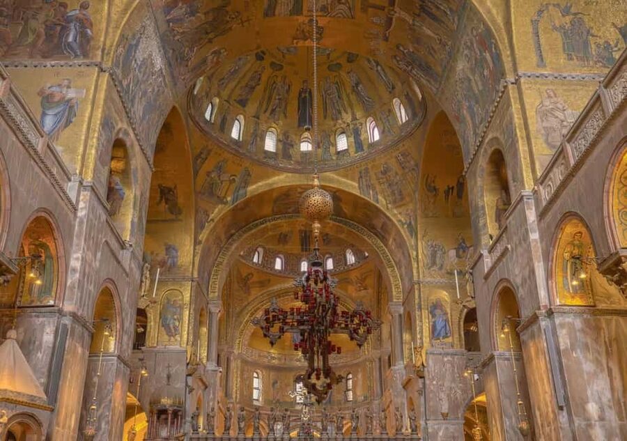 Venice: Doge's Palace and St Mark's Tour with Gondola Ride - Inside St Mark’s Basilica for about 45 minutes
