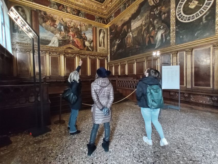 Venice: Doge's Palace Guided Tour with Optional Gondola Ride - Crossing the Bridge of Sighs