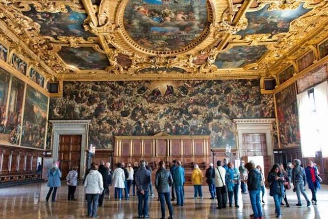 Venice: Doge's Palace Guided Tour With Tickets & Optional Gondola - Entering Doge’s Palace with reserved access