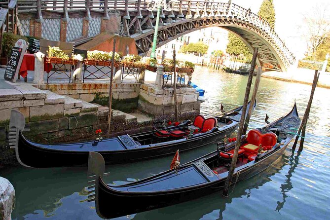 Venice: Enchanting City Walk & Majestic Gondola Glide! - Starting near St. Mark’s Square at 3:00 pm