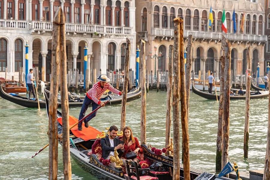 Venice: Gondola Ride Along Grand Canal and Hidden Corners - Gliding past the Grand Canal landmarks