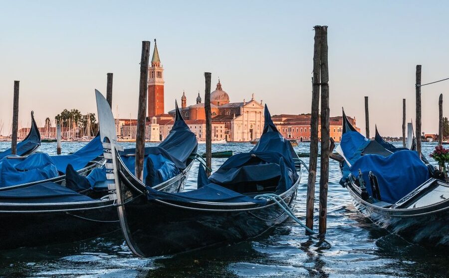 Venice: Gondola Ride and Dinner Experience - Key points to know before booking