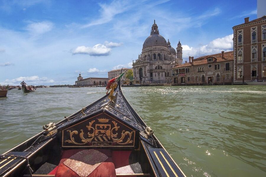 Venice: Gondola Ride and Dinner Experience - The biggest concern: meeting the boat on time