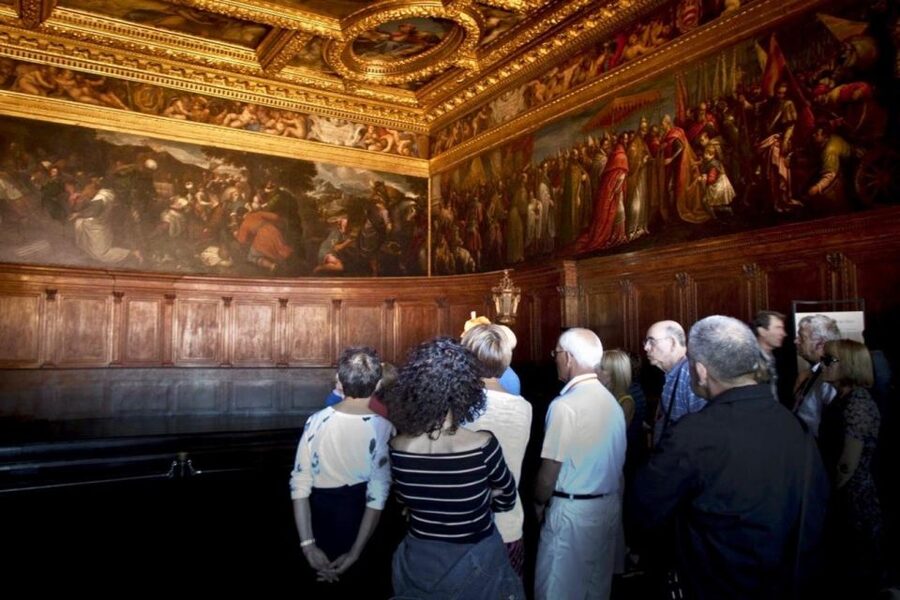 Venice: Gondola Ride and Skip the Line Doge's Palace Tour - Who will get the most from this tour