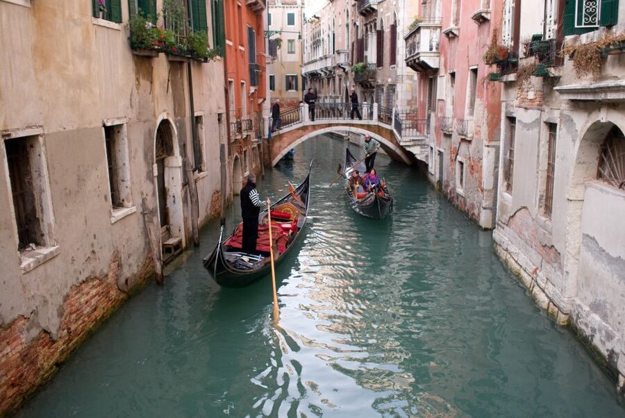 Venice: Gondola Ride and St. Mark's Basilica Tour - Use the gap between 11:45 and 15:00 well