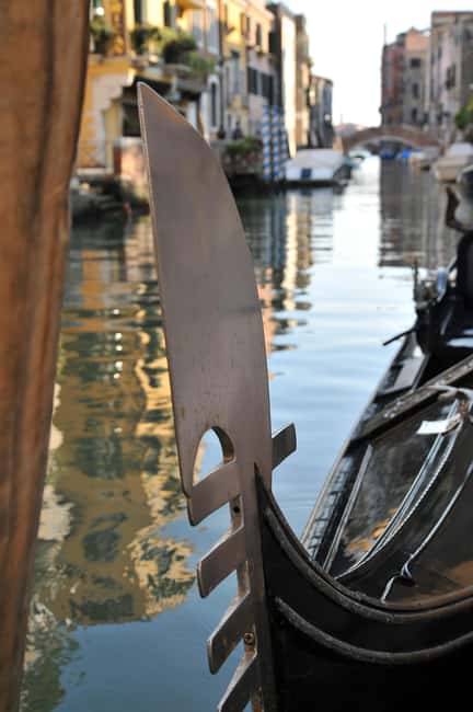 Venice: Gondola Ride under the Bridge of Sighs with Audio Guide App - The canals near the Bridge of Sighs