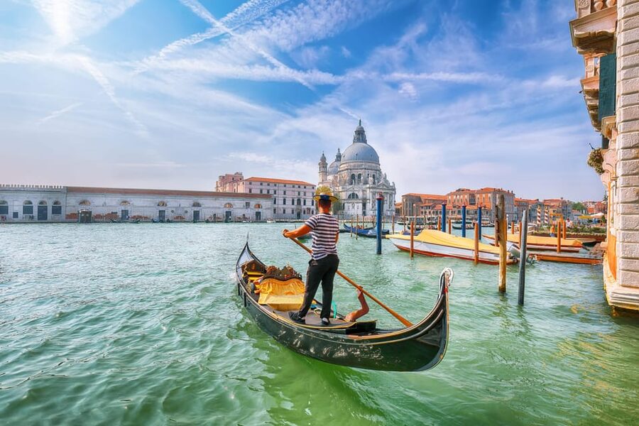 Venice: Gondola Ride with Live Guide or Audio Guide - Key points to know before booking