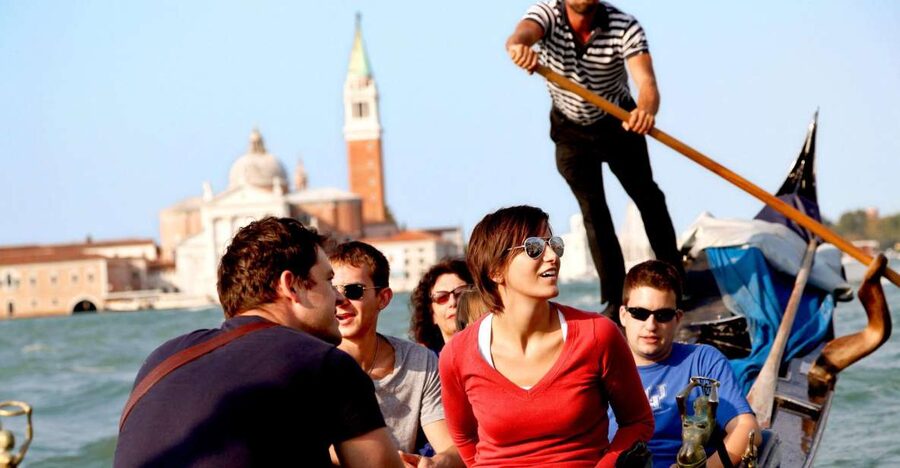 Venice: Gondola Ride with Live Guide or Audio Guide - Starting near Madonna della Salute