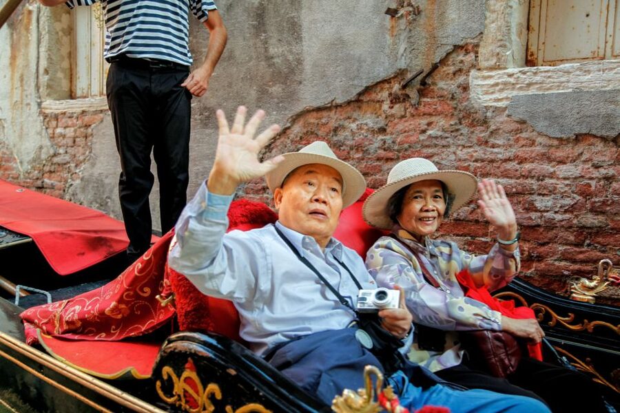 Venice: Gondola Ride with Live Guide or Audio Guide - Shared seating, Economy, and private group choices