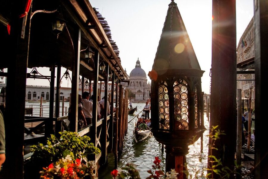 Venice: Gondola Ride with Live Guide or Audio Guide - The 20-minute introduction adds useful context