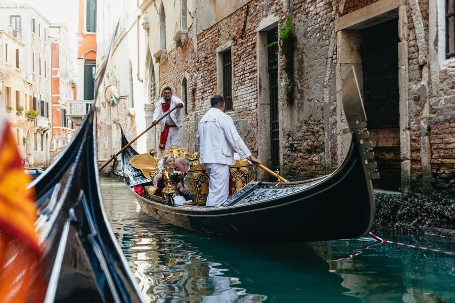 Venice: Grand Canal Gondola Ride with App Commentary - Finishing with Saint Mark’s Basin
