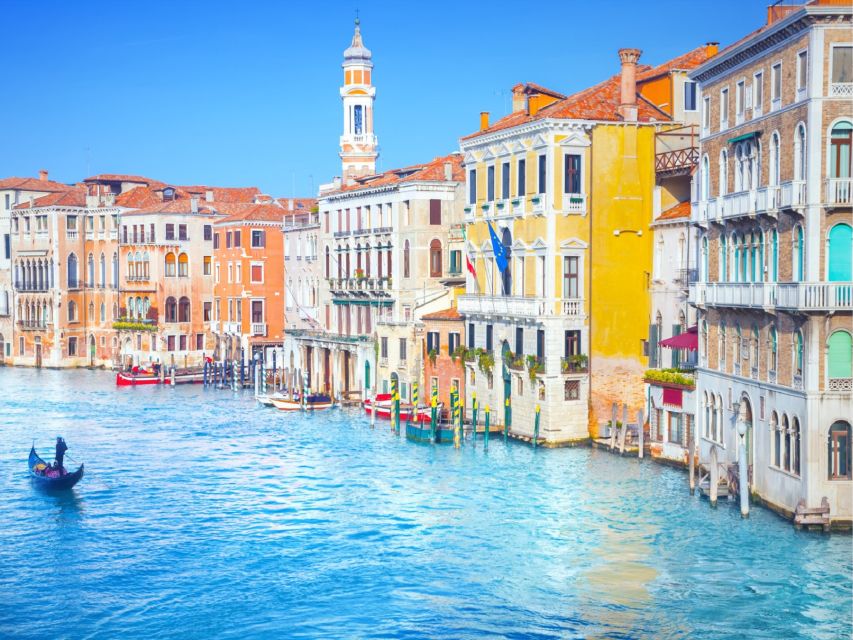 Venice: Highlights with Local Private Walking Tour & Gondola - Key points at a glance