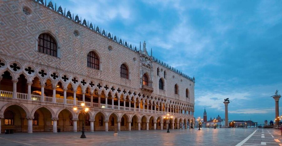Venice: Highlights with Local Private Walking Tour & Gondola - Starting near Venice’s train station