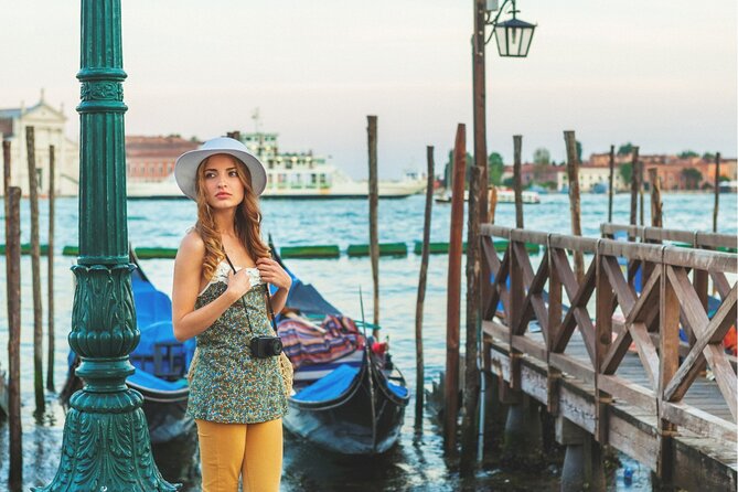 Venice Highlights with Local: Private Walking Tour & Gondola Ride - Starting between Rialto and Piazza San Marco