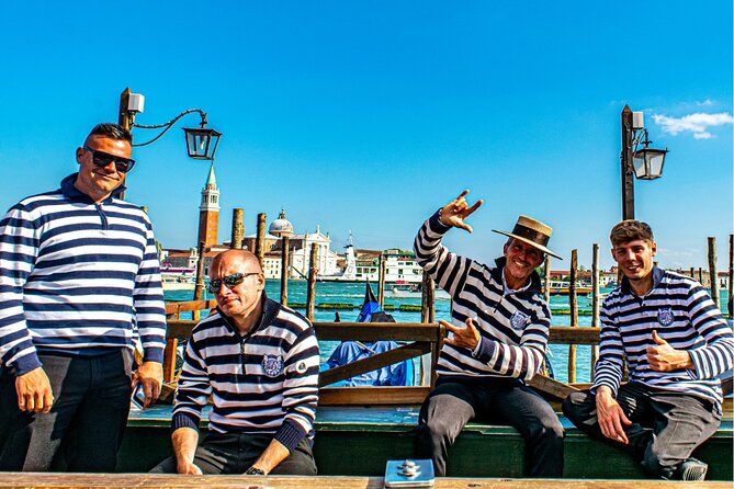 Venice Highlights with Local: Private Walking Tour & Gondola Ride - A private format that depends on the guide
