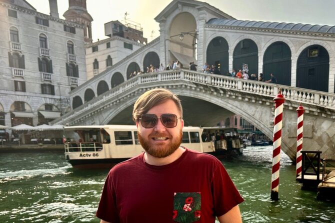 Venice in A Day: St Mark's Basilica, Doge's Palace & Gondola Ride - Doge’s Palace brings politics, art, and prison stories together