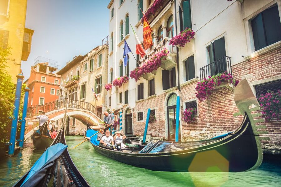 Venice: Off the Beaten Path Private Gondola Ride - Best times and practical comfort