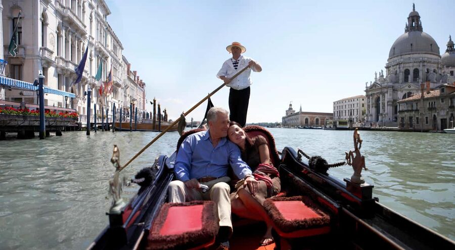 Venice: Off the Beaten Path Private Gondola Ride - Why Venice makes more sense from the water