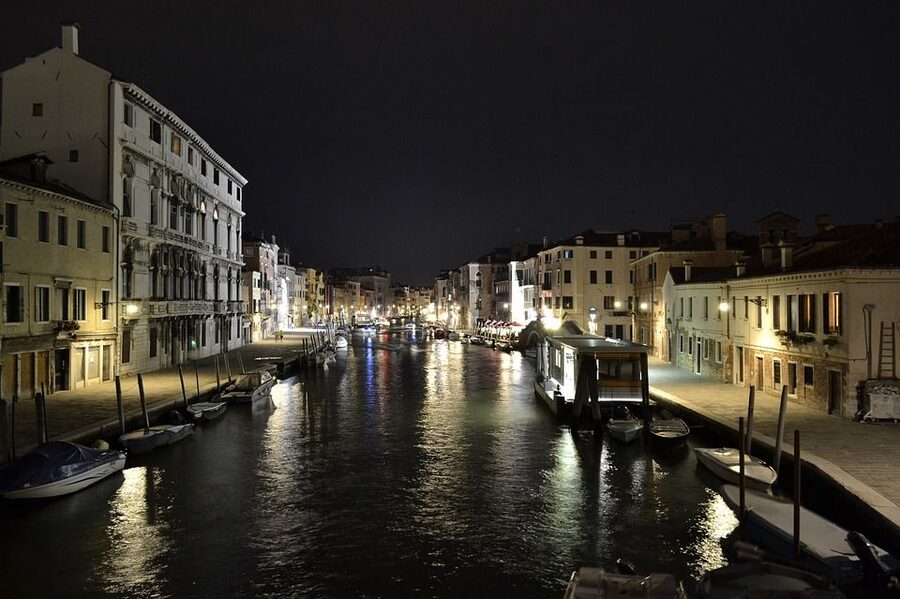 Venice: Private After Dark Tour and Gondola Ride - San Gallo and the darker side of Venetian power