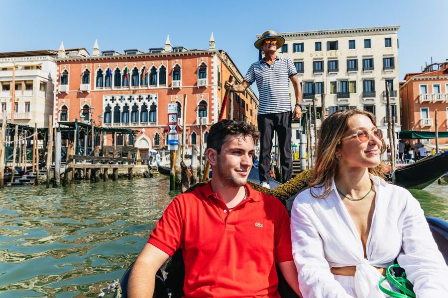 Venice: Private Crafted Gondola Ride Along Grand Canal - Key points to know before you book