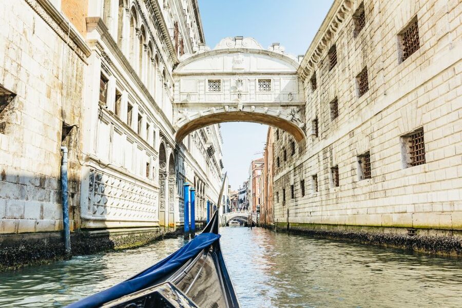 Venice: Private Crafted Gondola Ride Along Grand Canal - Commentary, singing, and the self-guided reality