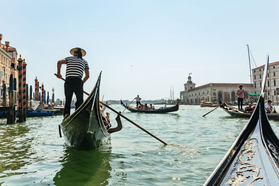 Venice: Private Crafted Gondola Ride Along Grand Canal - What the 30 minutes includes, and what it does not
