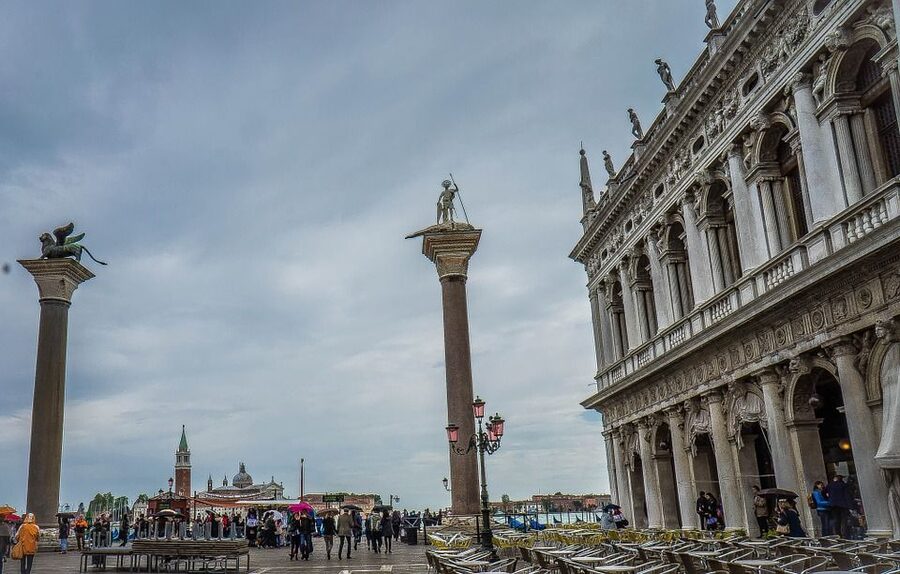 Venice: Private Evening Stroll with Gondola Ride - Starting beside Venice’s oldest church