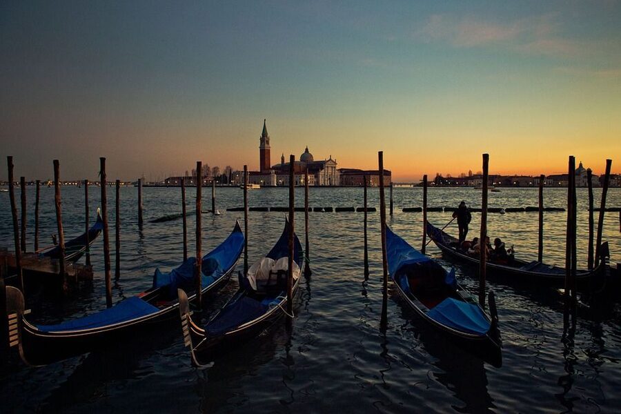 Venice: Private Evening Stroll with Gondola Ride - Walking Venice’s canals and palaces