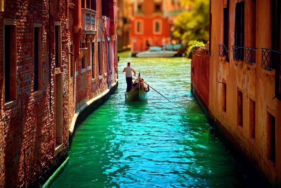 Venice: Private Gondola Cruise for up to 5 Passengers - Smaller canals and Gothic palaces