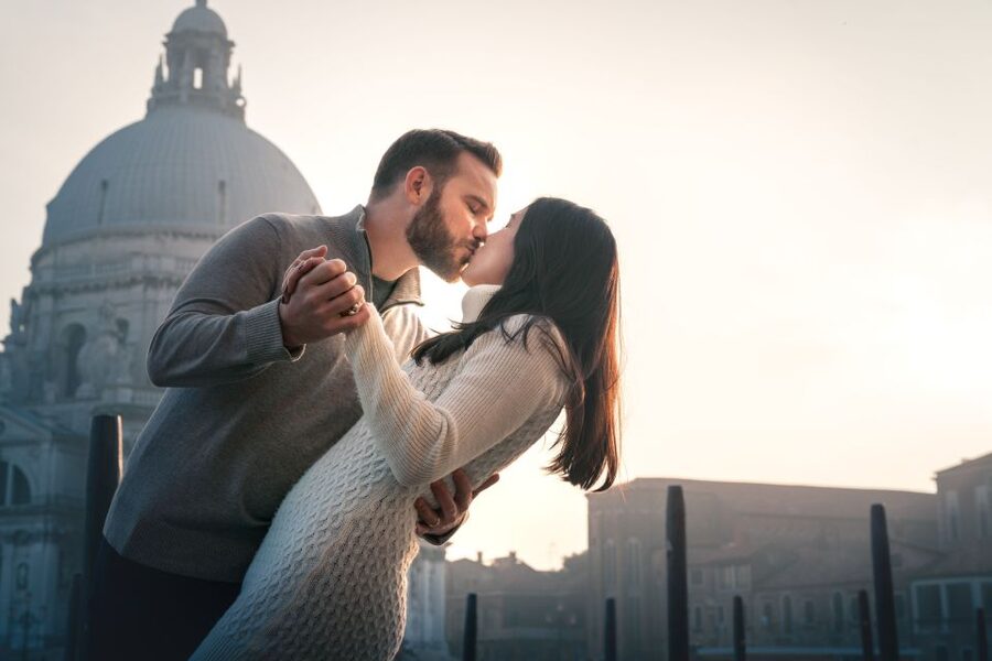 Venice: Private Gondola Ride with Photo Shoot - Meeting the guide and photographer