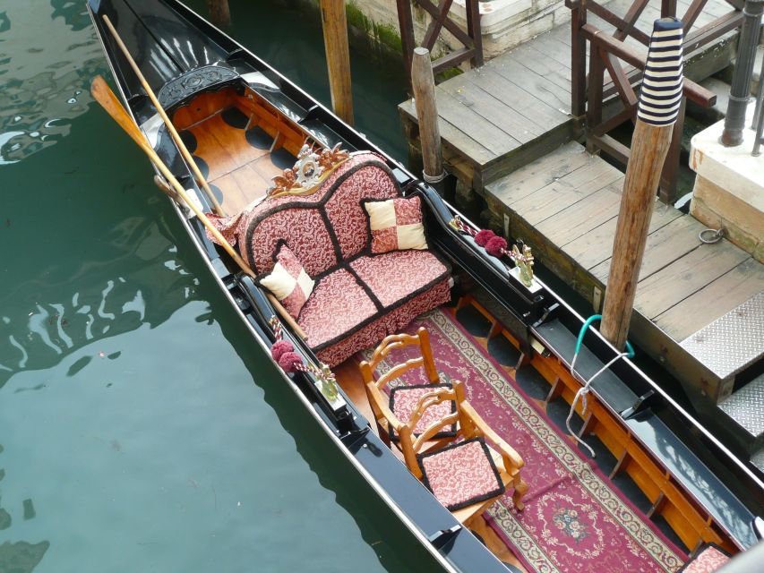 Venice: Private Gondola Tour - A close look at the 30-minute schedule