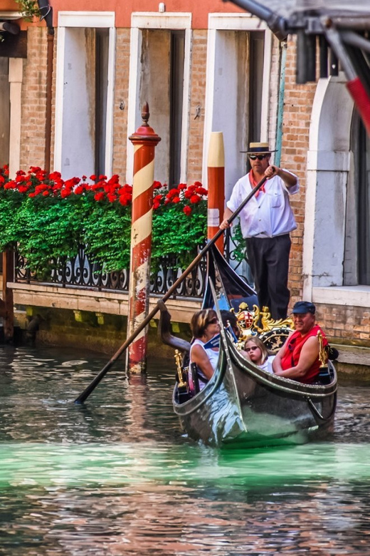 Venice: Private Grand Canal Gondola Ride from Rialto - Timing matters more than it seems