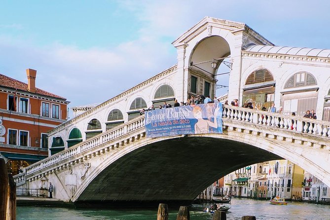 Venice: Private Half Day Guided Tour and Gondola Experience - Timing, access, and practical details
