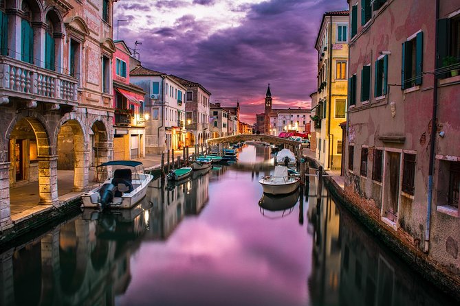 Venice: Private Half Day Guided Tour and Gondola Experience - Reaching the Rialto Bridge