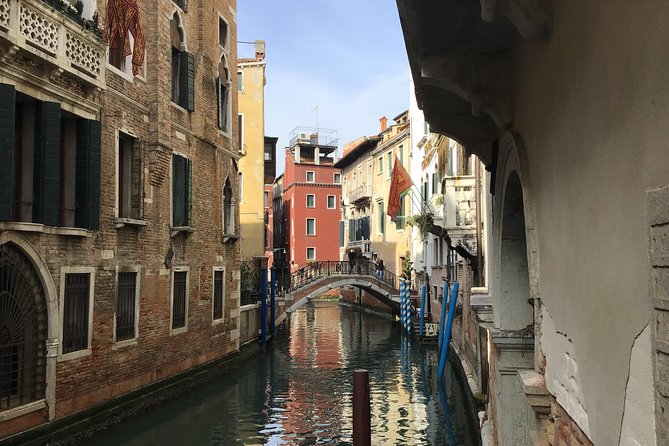 Venice Private Tour for Families with Gondola Ride - Watching Murano glass take shape