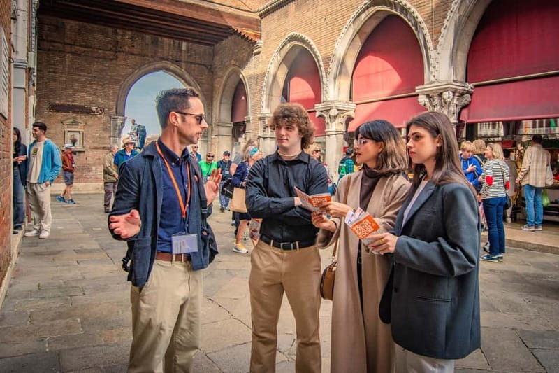 Venice: Private Walking Tour with Optional Gondola Ride - Rialto Bridge and the story of Venetian trade