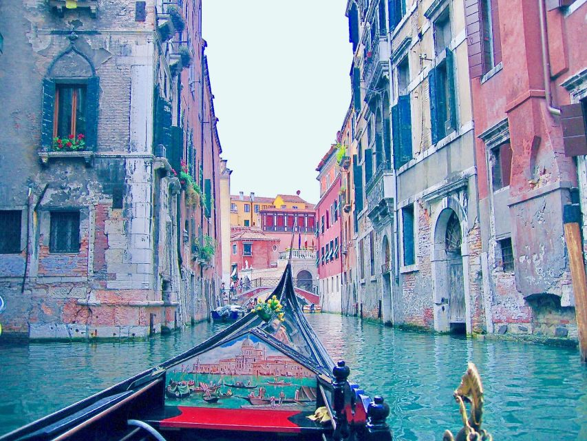 Venice: Romantic Gondola tour and Dinner for two - Practical advice for making the evening smooth