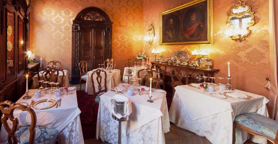 Venice: Romantic Palace Dinner and Private Gondola Ride - Key points to know before booking