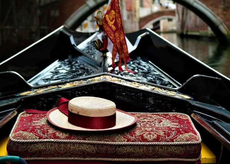 Venice: Romantic Shared Gondola Serenade on the Grand Canal - Optional dinner and what it adds